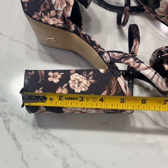 Express Floral Platform Heels - Purple and Cream - Picture 8 of 11